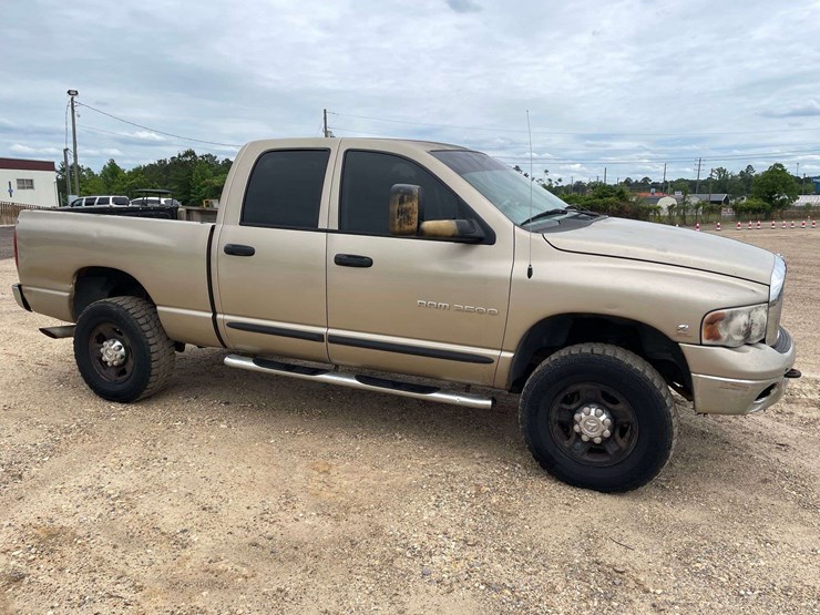 2004-dodge-ram-2500-image-4