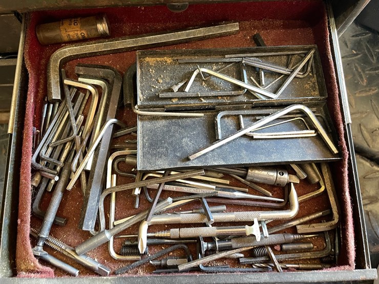 #1847-•-union-steel-tool-chest-and-contents-image-12