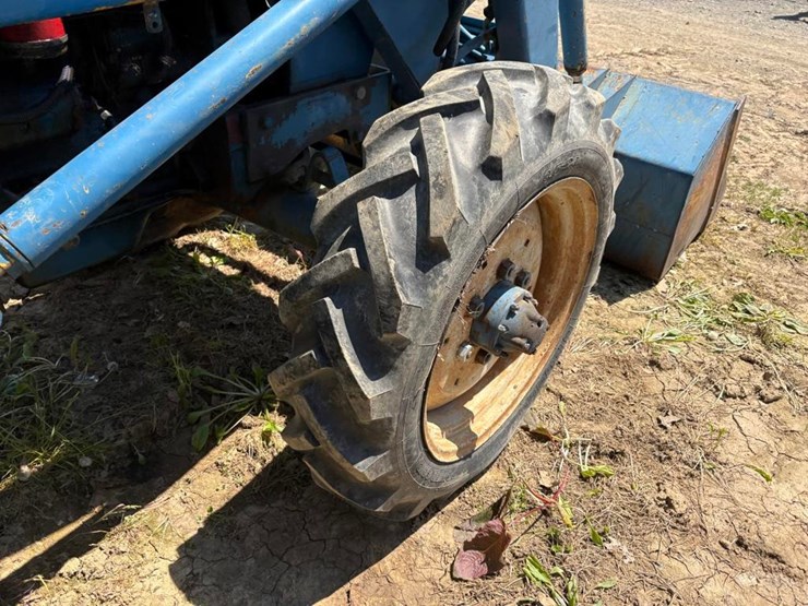 ford-4000-image-15