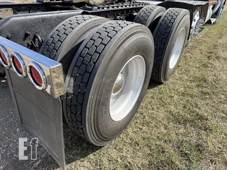 2001-kenworth-w900-image-38