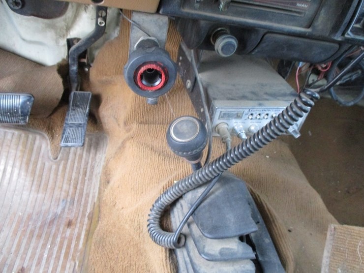 1987-jeep-wrangler-image-10
