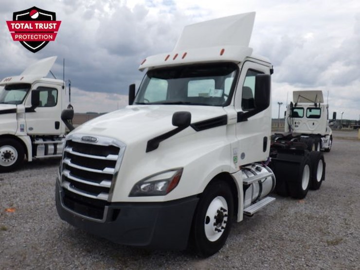 2019-freightliner-cascadia-126-image-1