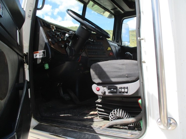 2019-western-star-w4900-image-8