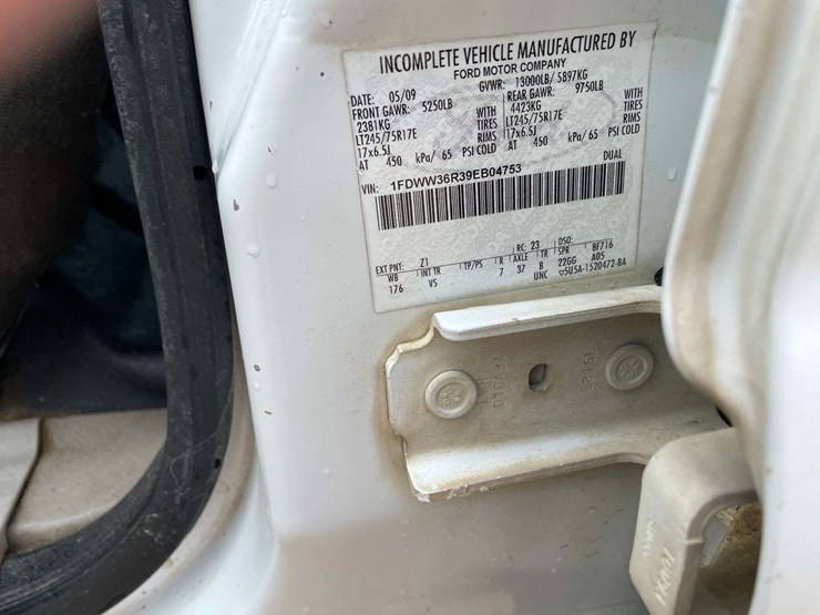 2009-ford-f350-xl-image-28
