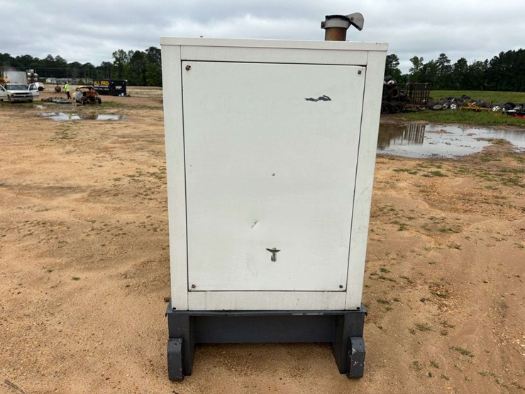 2012-aggreko-143-kw-skid-mounted-generator-image-6