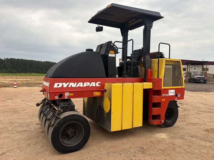 2008-dynapac-cp142-image-1