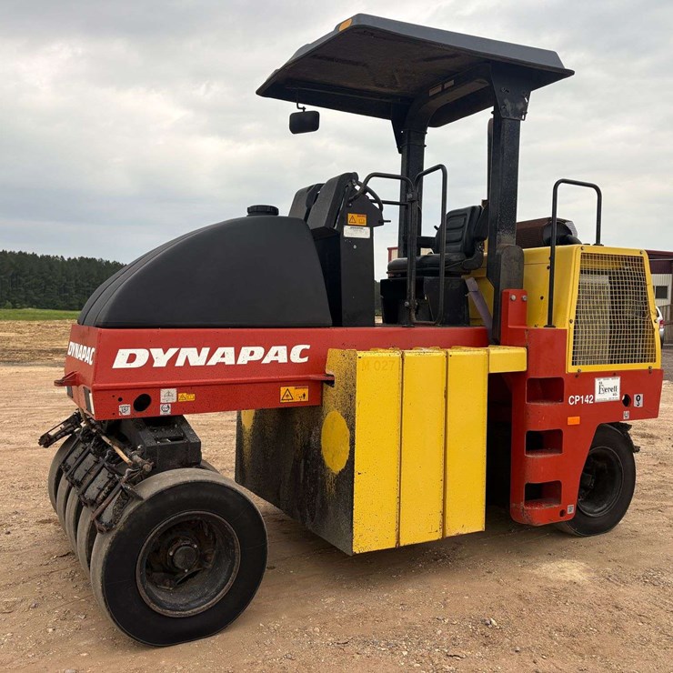 2008 DYNAPAC CP142
