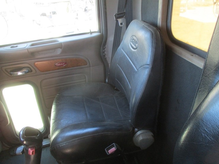 2008-peterbilt-367-image-8