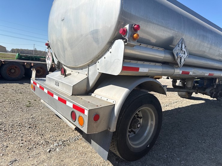 #42730-•-1996-weld-it-s/a-5400gal-fuel-trailer-1w9t23269tl010011-inv#-42730-image-7