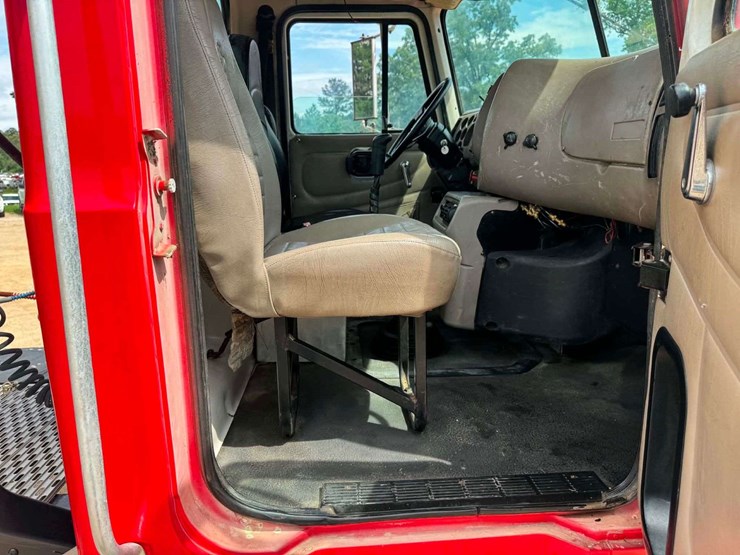 2001-mack-ch613-image-21