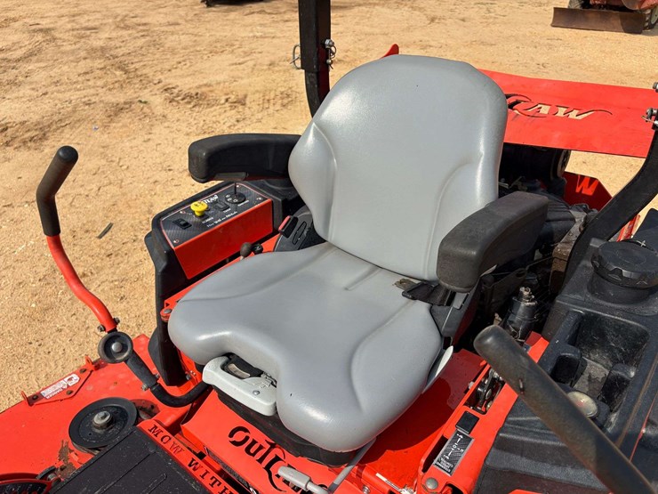 bad-boy-"outlaw"-72"-cut-zero-turn-lawn-mower-(1,403-hours)-image-9