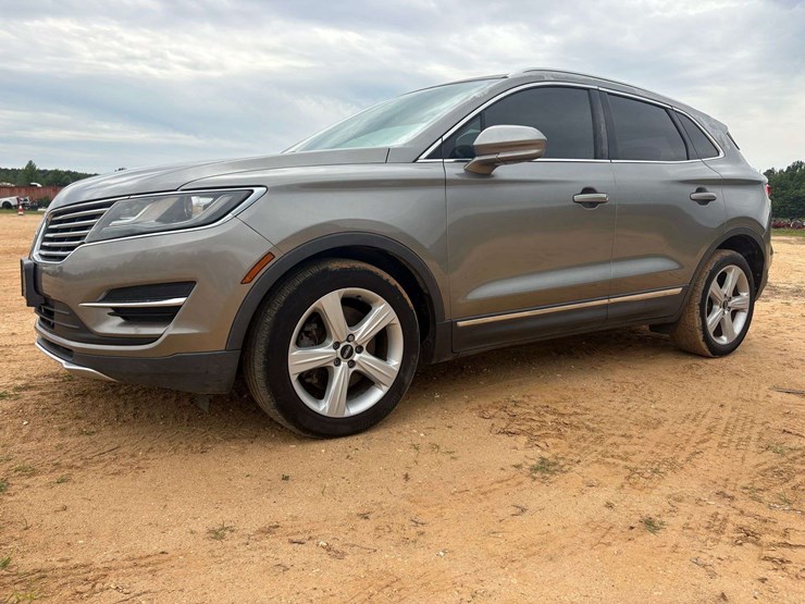 2016-lincoln-mkc-premier-4-door-suv-(128,646-miles)-image-1