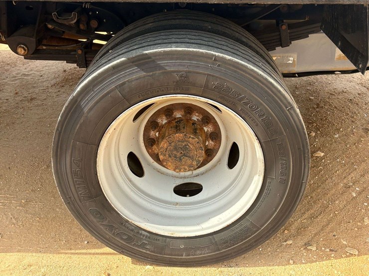 2014-ford-f550-image-8