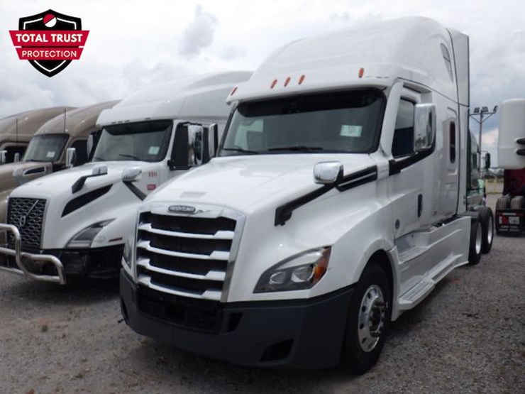 2021-freightliner-cascadia-126-image-1