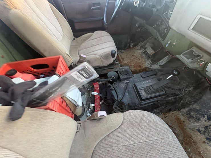 #23974-•-inop-1984-chevrolet-military-truck-4x4-pickup-vin:-1gchd34j7ff338030-image-23
