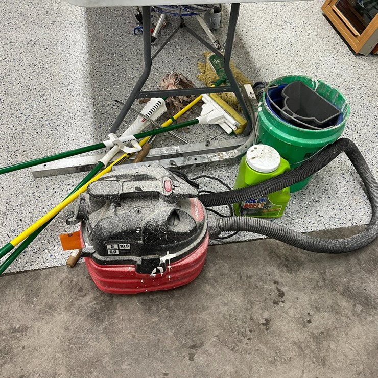 #8573 • Shop Vac
