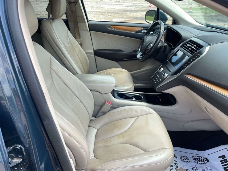 2019-lincoln-mkc-4-door-mpv-(105,085-miles)-image-18
