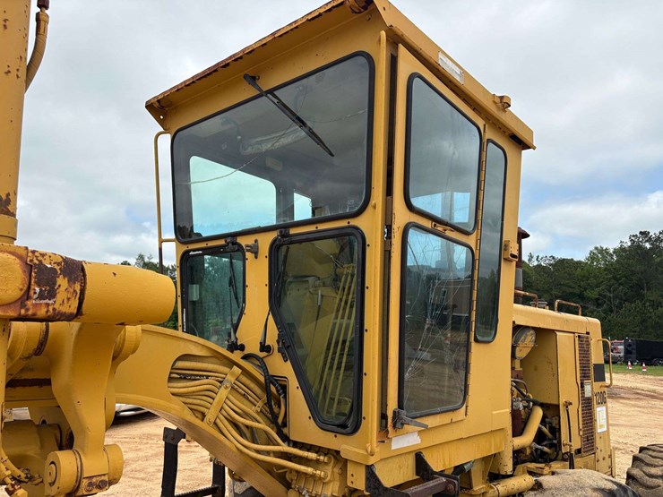 caterpillar-120-image-11