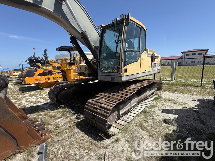 2012-volvo-ec250dl-image-1