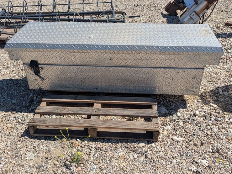 used-aluminum-truck-tool-box-image-1