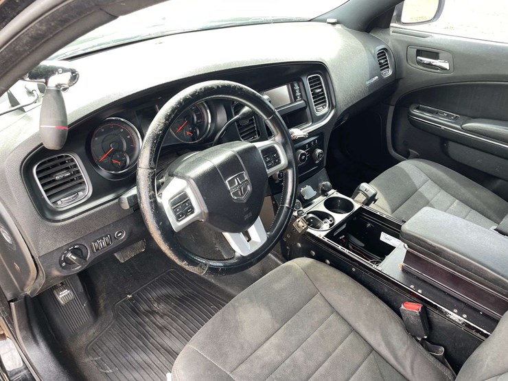 2014-dodge-charger-4-door-police-sedan-(133,562-miles)-image-11