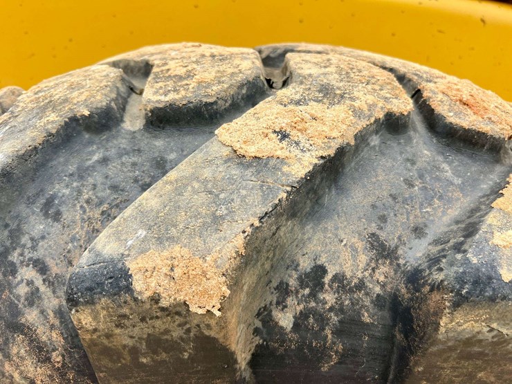 deere-670b-image-40