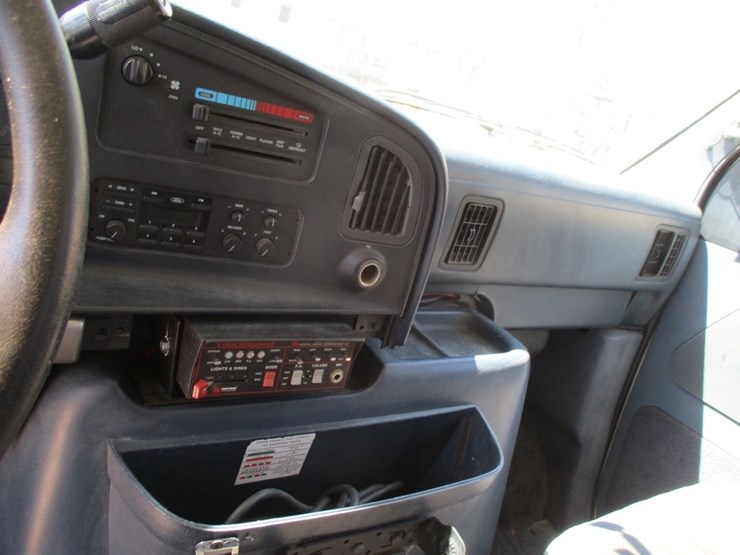 1992-ford-e350-image-9