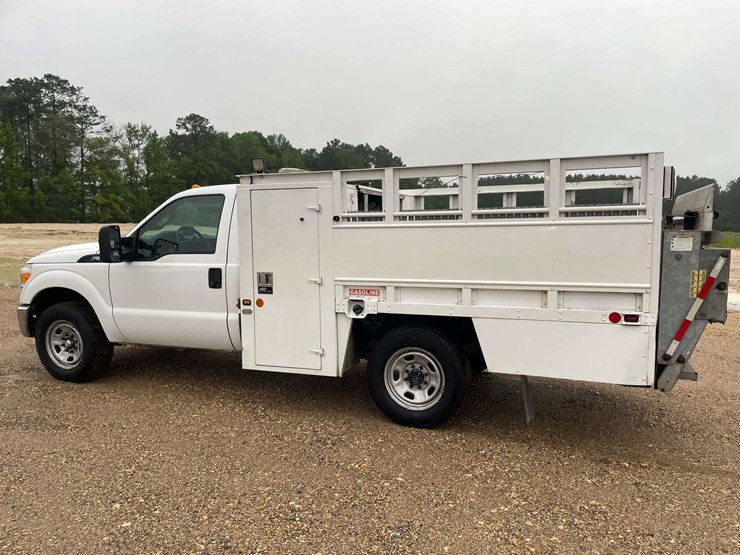 2016-ford-f350-xl-image-2