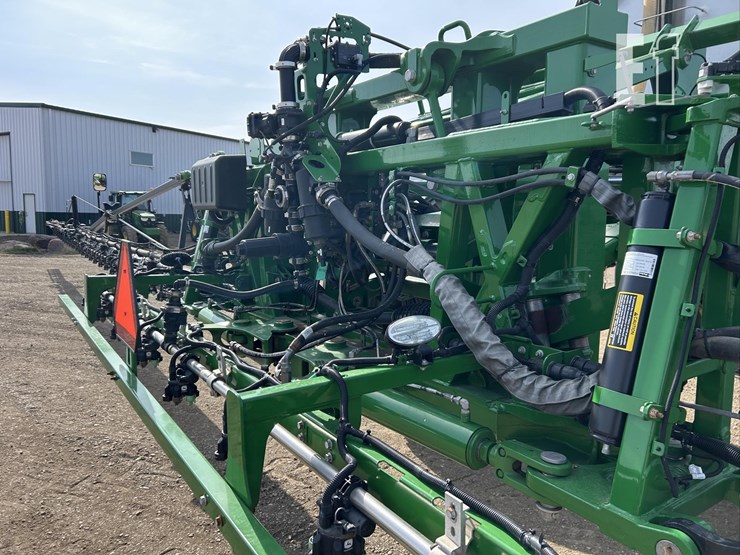 2020-john-deere-r4045-image-101