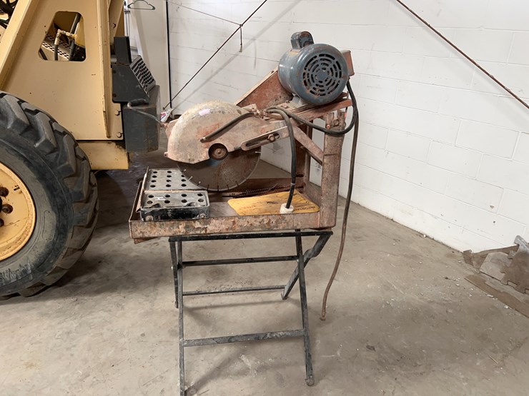 electric-brick-saw-image-1