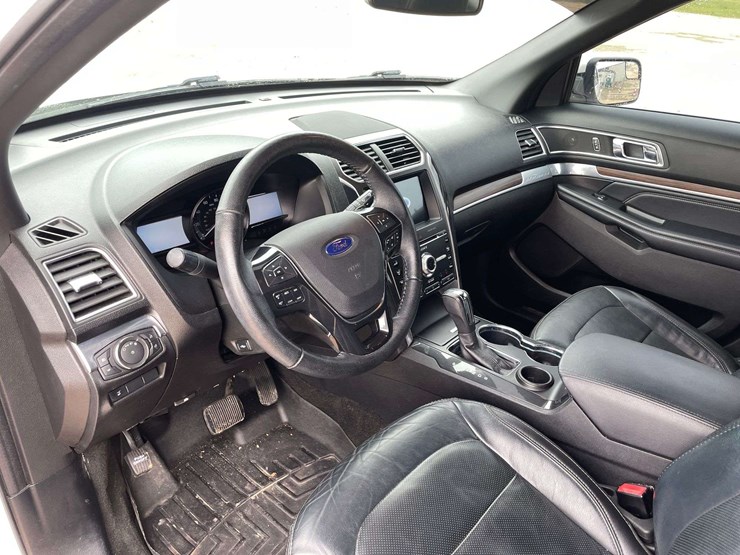 2017-ford-explorer-limited-image-11