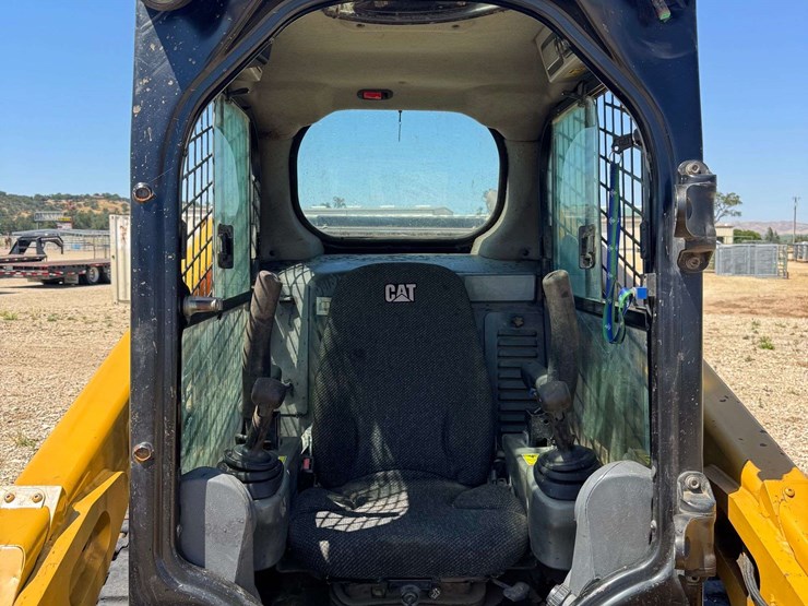 2015-caterpillar-279d-image-15