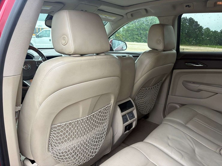 2010-cadillac-srx-image-24