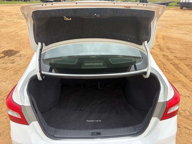 2019-nissan-sentra-sv-4-door-sedan-(150,420-miles)-image-20