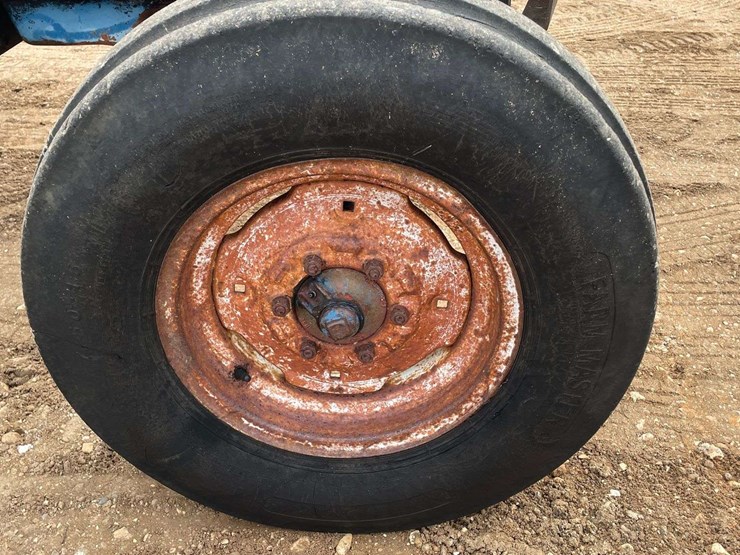 ford-4000-image-17