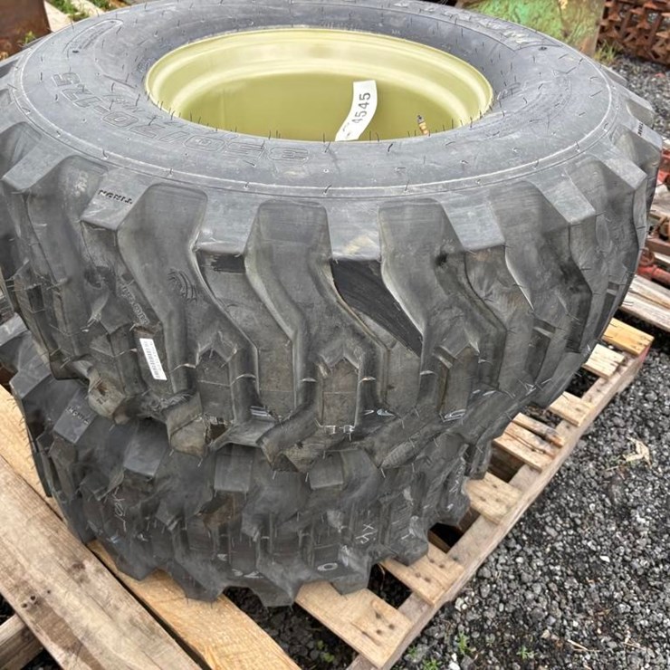 Tiron 350/70-17.5 Skis Steer Tires