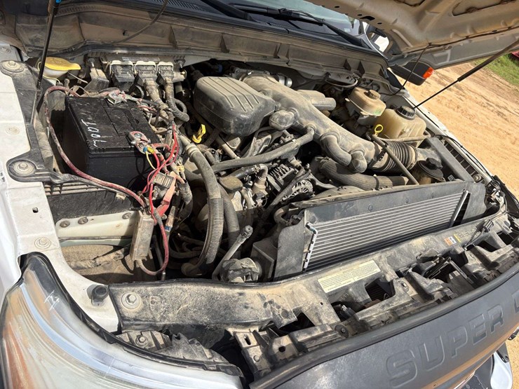 2014-ford-f550-image-22
