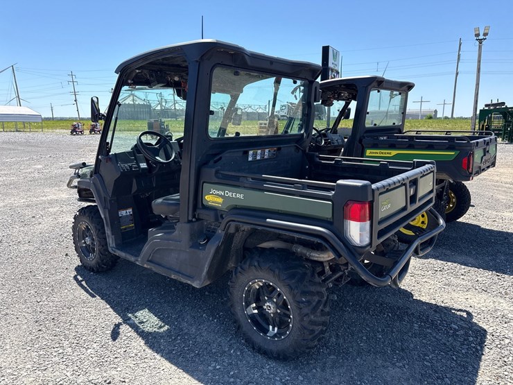 2023-john-deere-gator-image-6