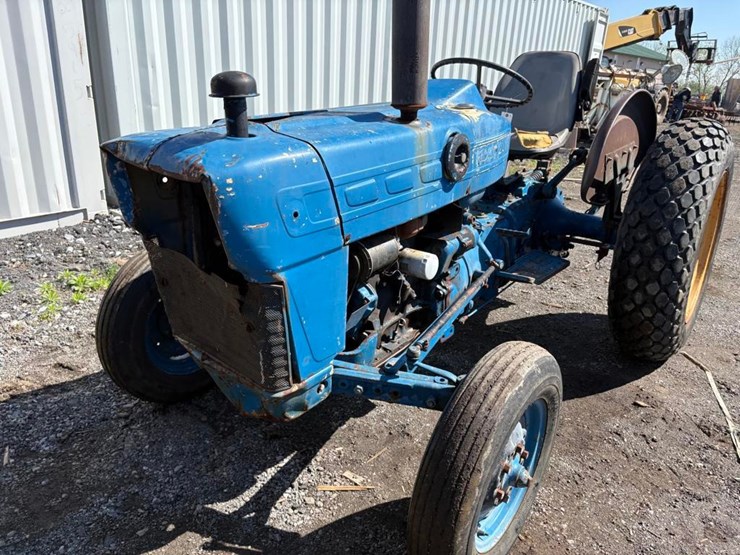 ford-tractor-image-3