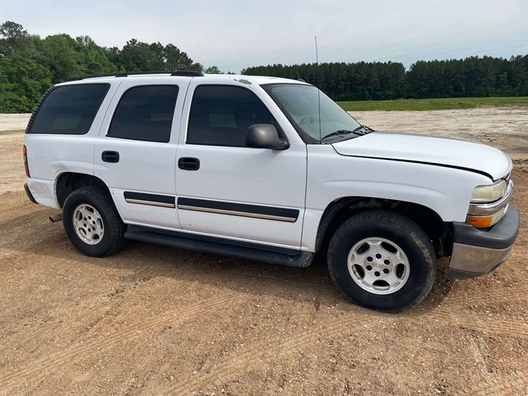 2005-chevrolet-tahoe-image-4