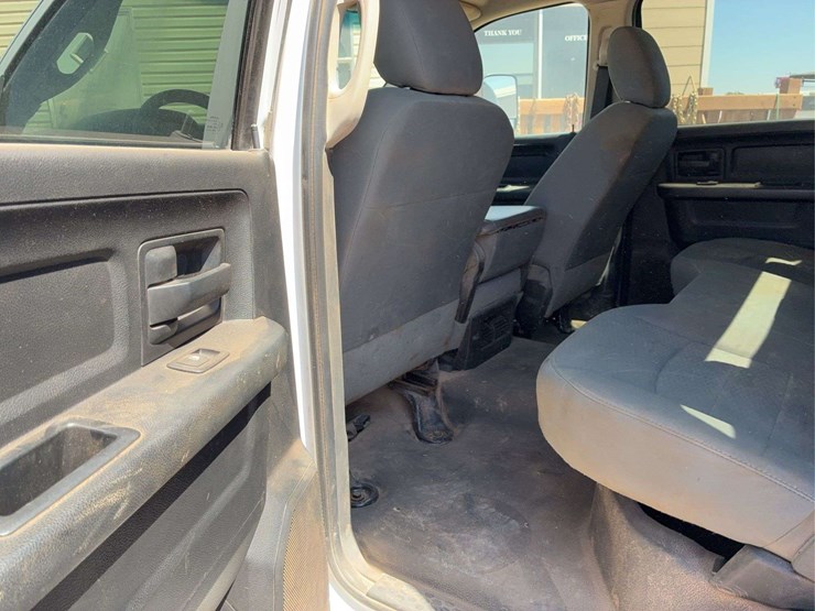 2015-ram-3500-laramie-image-29