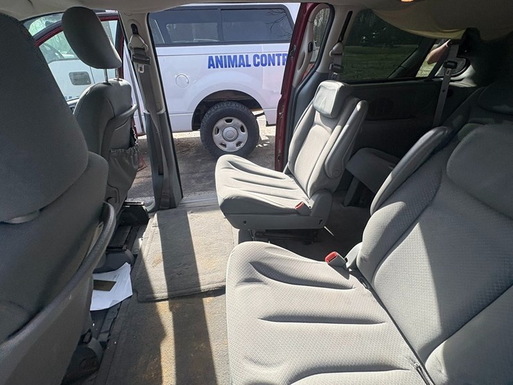 #42108-•-2007-chrysler-grand-caravan-passenger-van-vin:-1d8gp24r57b236495-image-23
