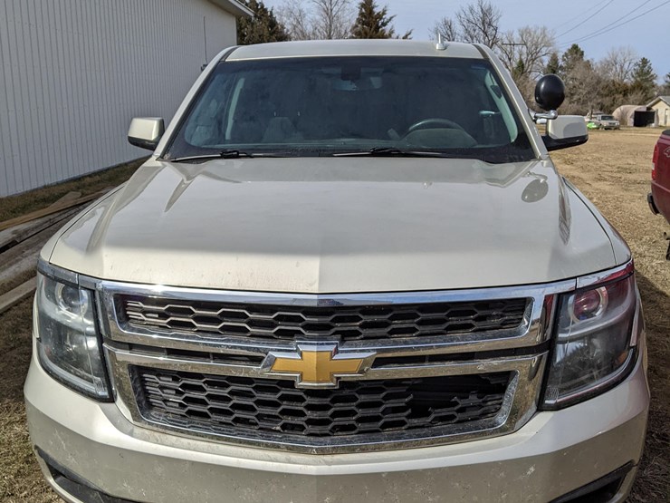2017-chevrolet-tahoe-image-4