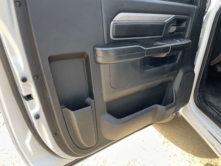 2020-dodge-ram-3500-image-9