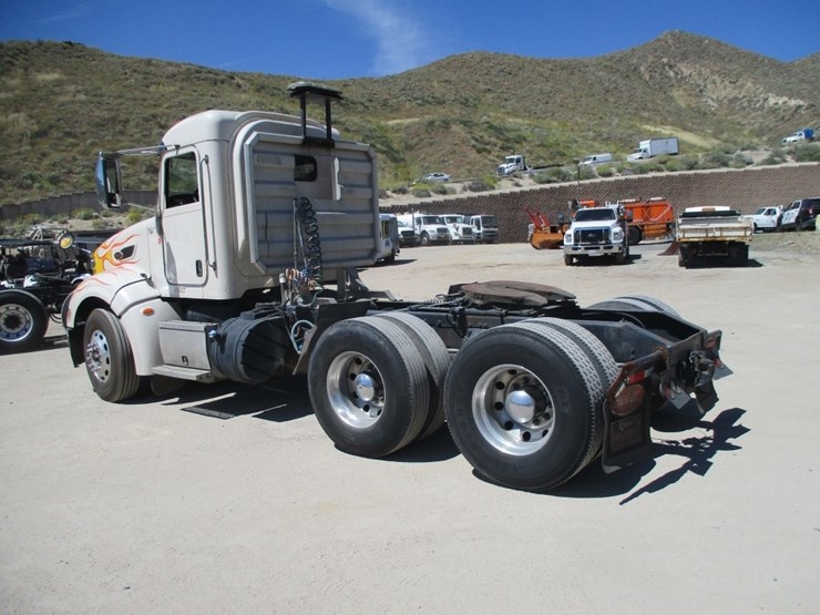 2012-peterbilt-386-image-4