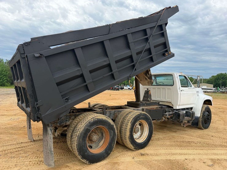 1990-ford-f900-image-3
