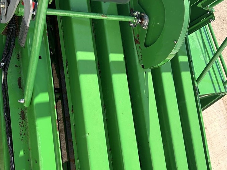 2016-john-deere-l340-image-42
