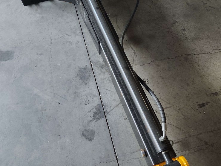 skid-steer-telescopic-boom-(long-cylinder)-image-8