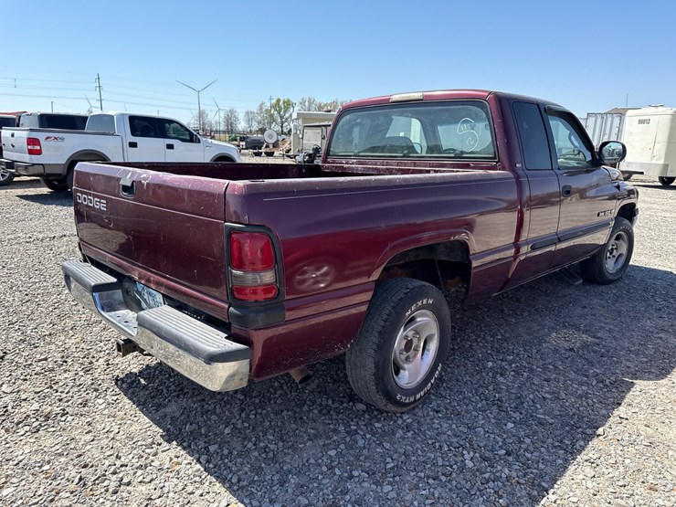 2001-dodge-ram-1500-image-3