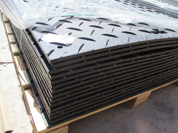 new-unused-42"-x-95"-x-1/2"-hd-rubber-floor-mats,-image-4